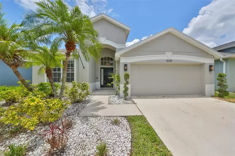 5119 Clover Mist Dr, Apollo Beach, FL 33572