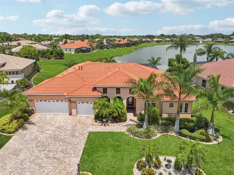 306 Noble Faire Dr, Sun City Center, FL 33573