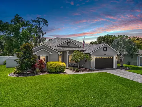 1715 Oakwood Estates Dr, Plant City, FL 33563
