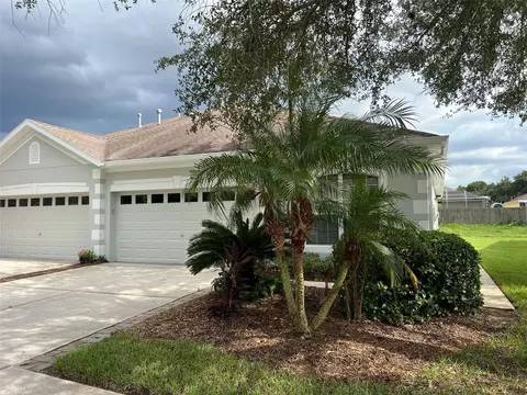 7443 Surrey Wood Ln, Apollo Beach, FL 33572