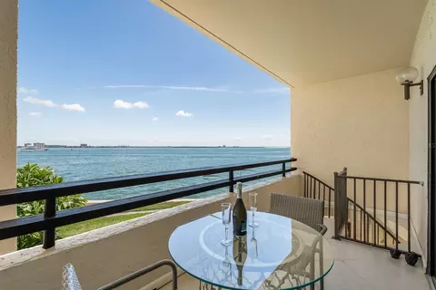 115 1st St E #107, Tierra Verde, FL 33715