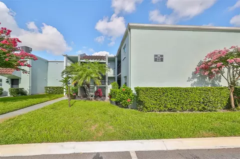 2866 Somerset Park Dr #202, Tampa, FL 33613