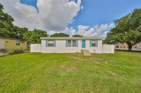 603 S Kingsway Rd, Seffner, FL 33584