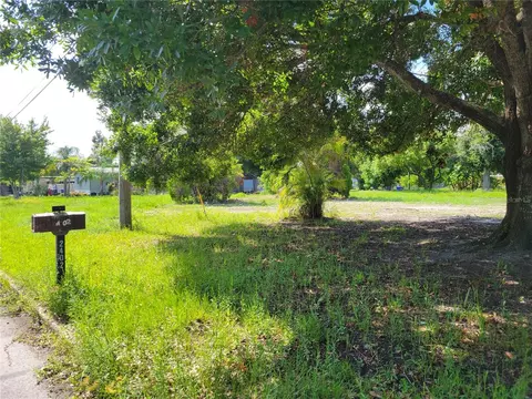 2402 Lloyd Dr, Ruskin, FL 33570