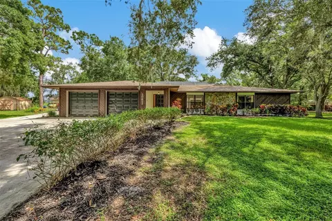 10612 Forest Run Dr, Bradenton, FL 34211