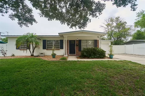 10705 Lake Carroll Way, Tampa, FL 33618