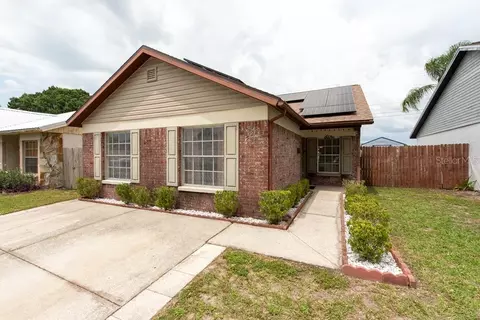 4634 Eastwind Dr, Plant City, FL 33566