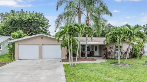 1986 Meadow Dr, Clearwater, FL 33763