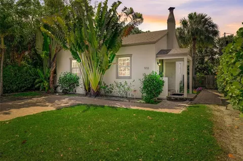 910 Upland Rd, West Palm Beach, FL 33401