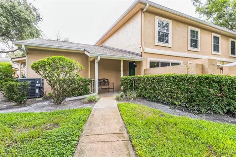 11810 Raintree Dr, Temple Terrace, FL 33617