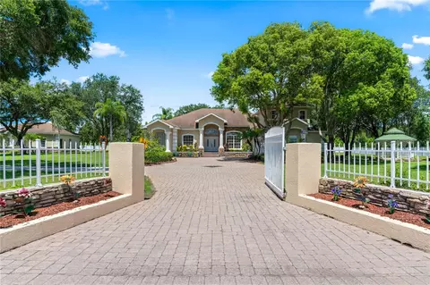3711 Quail Nesting Pl, Plant City, FL 33565