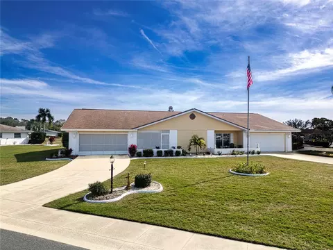 1335 Bluewater Dr, Sun City Center, FL 33573