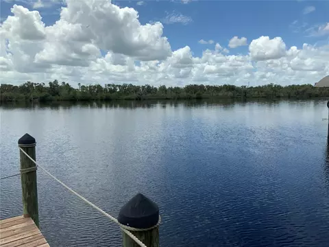 304 Frances Cir, Ruskin, FL 33570