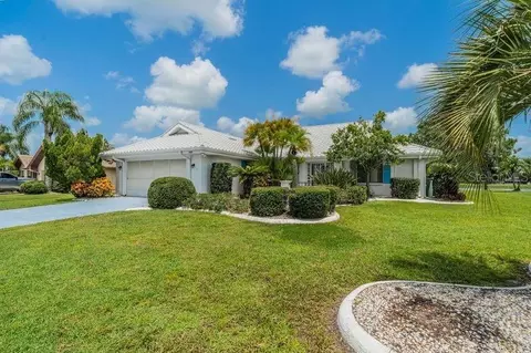 1725 Wolf Laurel Dr, Sun City Center, FL 33573