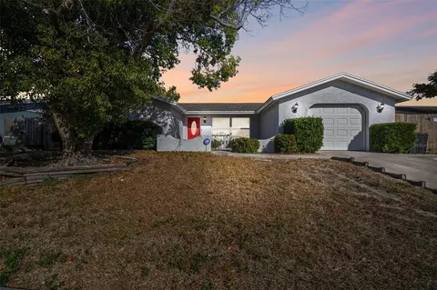5527 Riddle Rd, Holiday, FL 34690