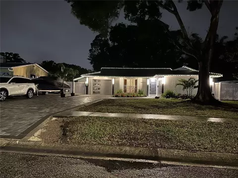 6804 Ambassador Ct, Tampa, FL 33615