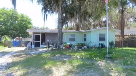 904 Oak Dr, Leesburg, FL 34748