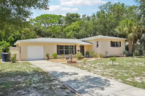 1580 Robinson Dr N, Saint Petersburg, FL 33710