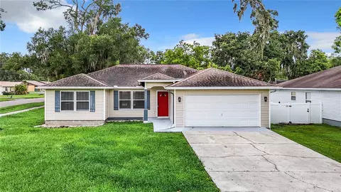 5007 17th St, Zephyrhills, FL 33542