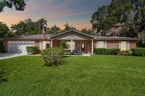 1802 Laurel Oak Dr, Valrico, FL 33596