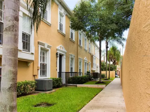 1006 Edison Park Ct, Tampa, FL 33606