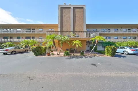 5975 Terrace Park Dr N #211, Saint Petersburg, FL 33709