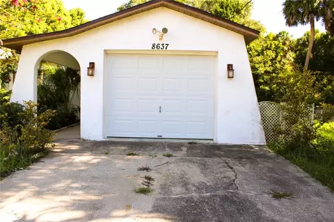 8637 Inwood Dr, Hudson, FL 34667