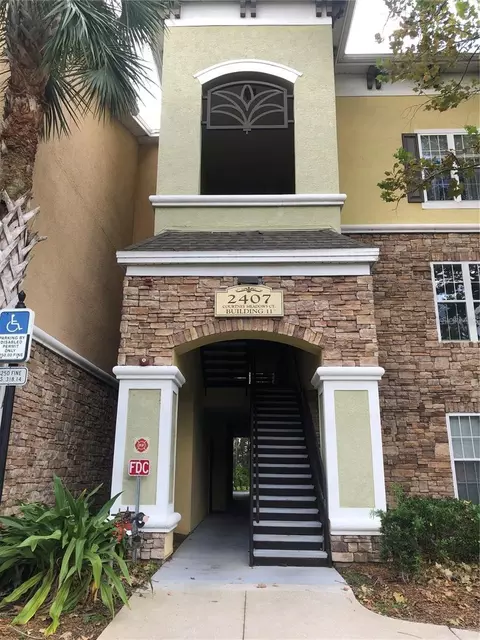 2407 Courtney Meadows Ct #302, Tampa, FL 33619
