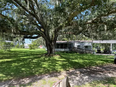 8025 Opal Ln, Zephyrhills, FL 33540