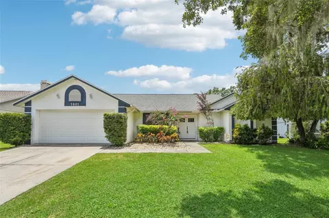 1801 Paddock Dr, Plant City, FL 33566