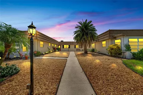 202 Bedford St #65, Sun City Center, FL 33573