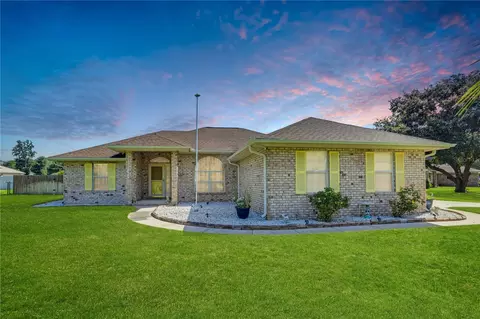 383 SW Woodcrest Dr, Lake City, FL 32024