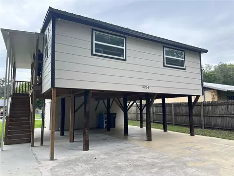 5234 Pine St, Seffner, FL 33584