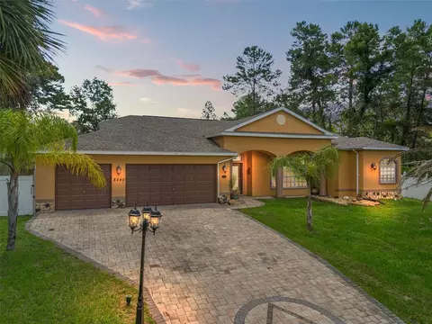 8240 Christopher Ln, Weeki Wachee, FL 34613