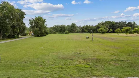 205 Dennison Rd, Lutz, FL 33548