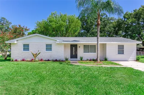 5110 Suburban Dr, Plant City, FL 33566