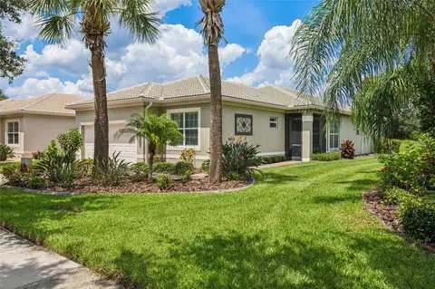 15826 Amber Falls Dr, Wimauma, FL 33598
