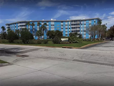 3315 58th Ave S #322, Saint Petersburg, FL 33712