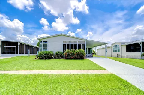 6048 Ridgeway Dr, Zephyrhills, FL 33542