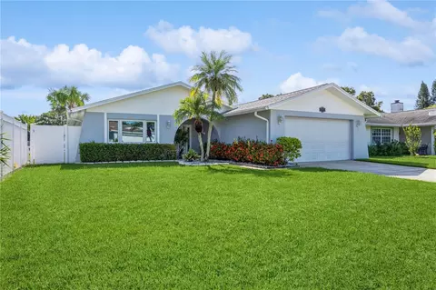 12147 70th St, Largo, FL 33773
