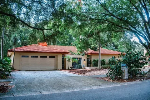 2219 High Point Dr, Brandon, FL 33511