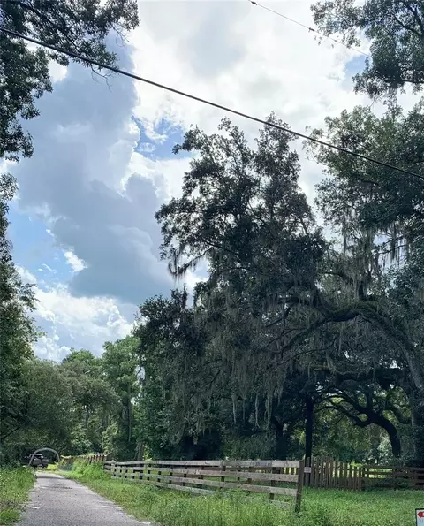 3445 Neff Lake Rd, Brooksville, FL 34602