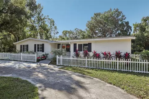 1219 Hummingbird Ln, Brandon, FL 33511