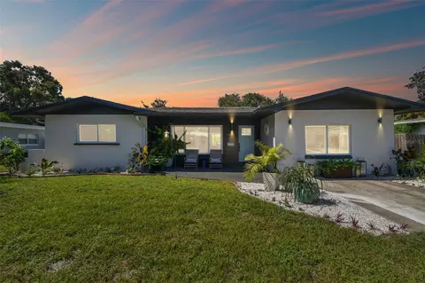 4026 Benson Ave N, Saint Petersburg, FL 33713