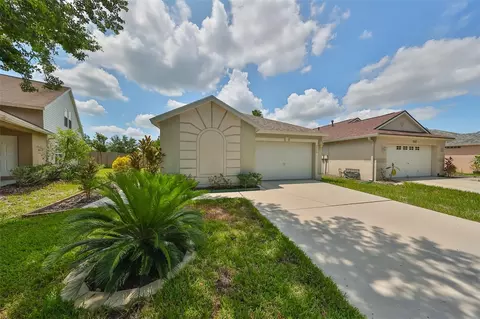 7559 Oxford Garden Cir, Apollo Beach, FL 33572