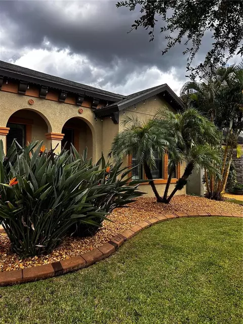 829 Floresta St, Brandon, FL 33511