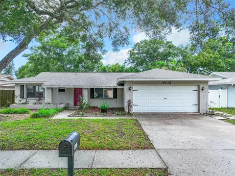 6602 Pinecrest Ln N, Pinellas Park, FL 33781