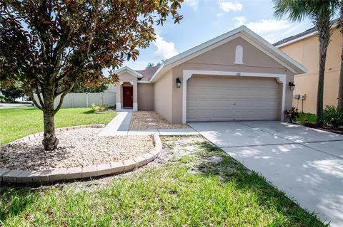 11211 Wembley Landing Dr, Lithia, FL 33547