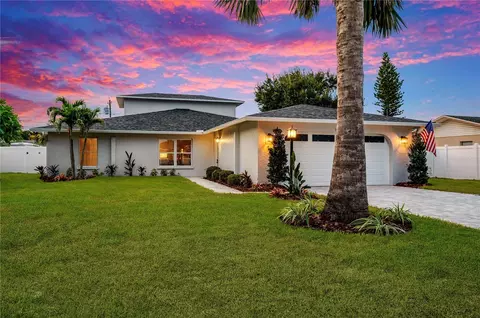 1920 82nd St NW, Bradenton, FL 34209