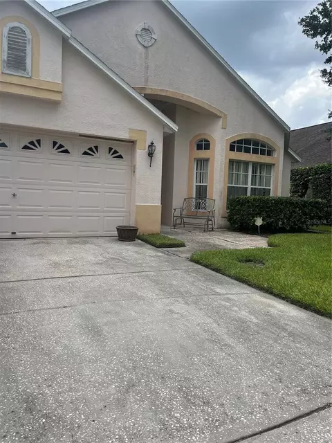 1324 Maximilian Dr, Wesley Chapel, FL 33543